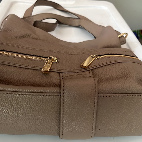 🎁 Michael Kors Leather Bag camel taupe gold chain hardware comes with gift - Picture 3 of 10